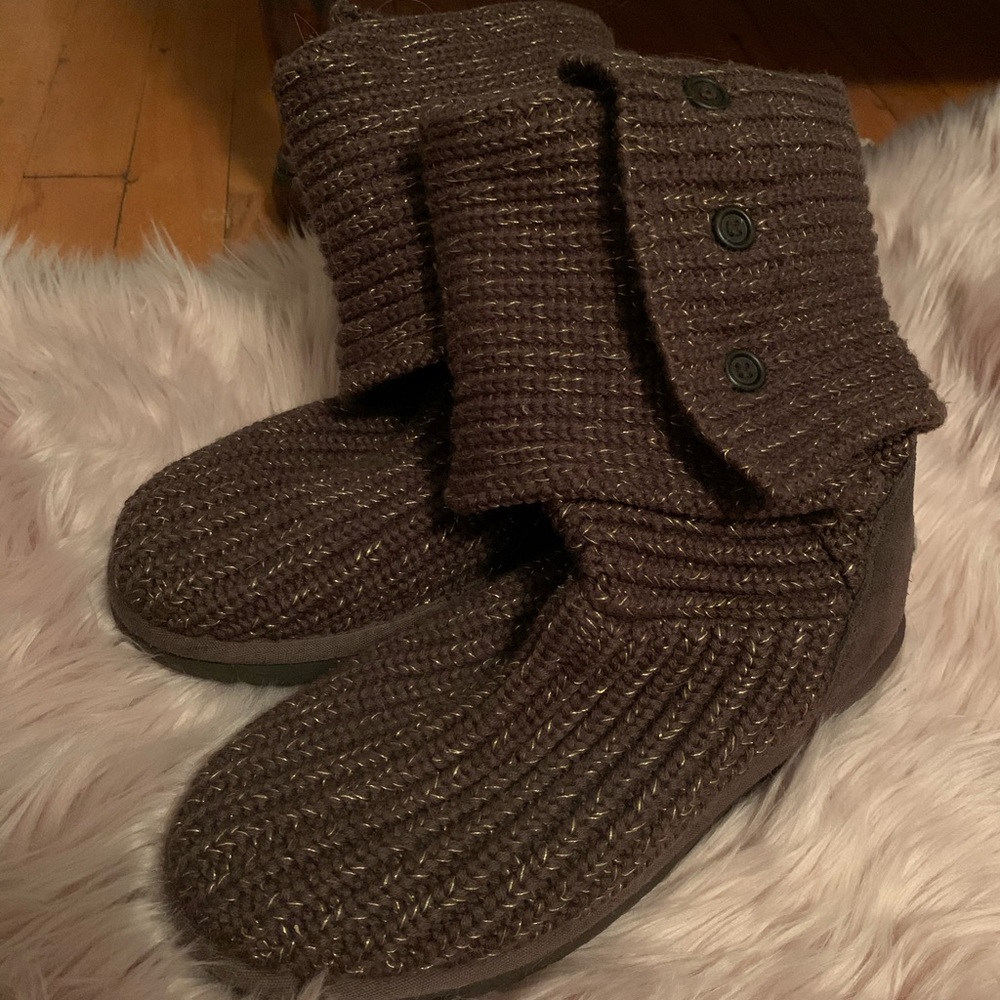 UGG Women’s Classic Carey Boots